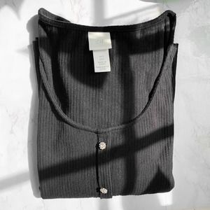 H&M ribbed crew neck jeweled button sweater top, S